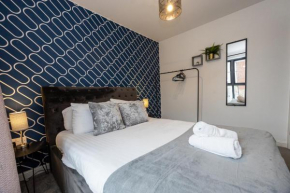 Amazing 5 Bedroom House, Sleeps 9, Free Parking, Contractors